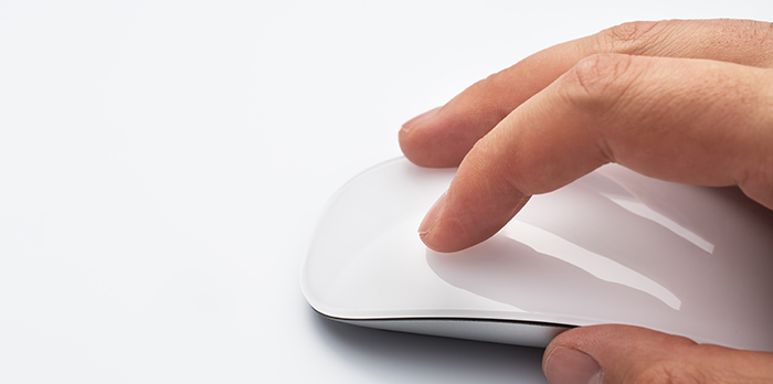 εικονα ενος χεριού που κάνει κλικ σε ένα "ποντίκι" υπολογιστή